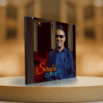 Retrato de Serafín Zubiri, cantante español, con fondo artístico. Imagen promocional del sencillo “Lo Imposible” (2025).